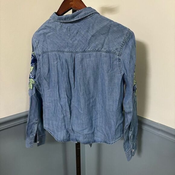 Rails Semi Crop Tie Front Chambray Denim Embroidered Floral Print Sleeves Button - Picture 5 of 5